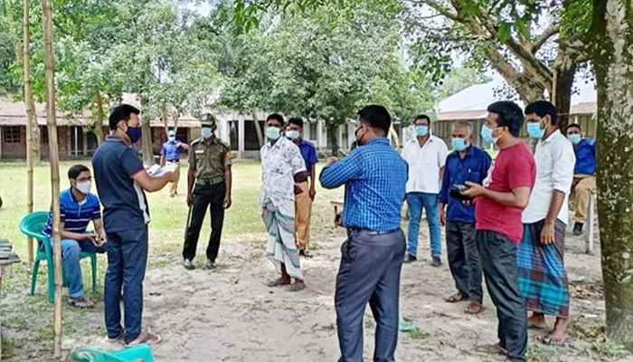 তেঁতুলিয়া ও বোদায় পশুরহাট বন্ধ করে দিল প্রশাসন