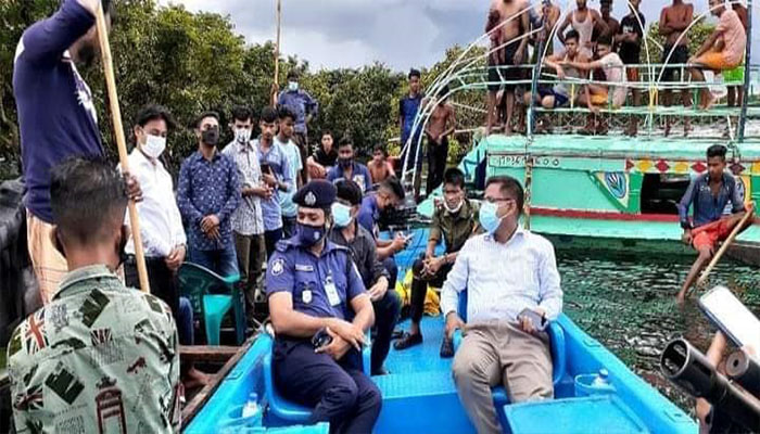 সুনামগঞ্জে সরকারি নিষেধাজ্ঞা উপেক্ষা করে পর্যটকদের ভিড়