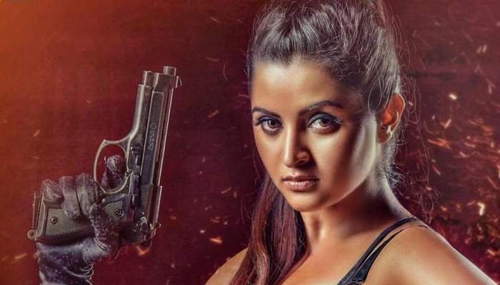 পরী মনি: অভিনয়ের চেয়ে বেশি সমালোচিত