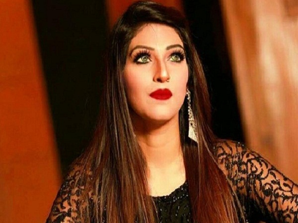 রাজধানীর বারিধারা থেকে মডেল পিয়াসা আটক, মদ সিসা ইয়াবা জব্দ