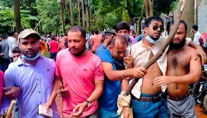 চন্দ্রিমা উদ্যানে বিএনপি-পুলিশ সংঘর্ষ, আহত অর্ধশতাধিক