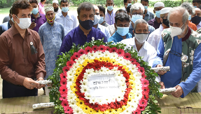ফুলেল শ্রদ্ধায় বুলবুল চৌধুরীকে বিদায়