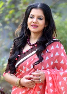 প্রথমবার ওয়েব সিরিজে রোজী সেলিম