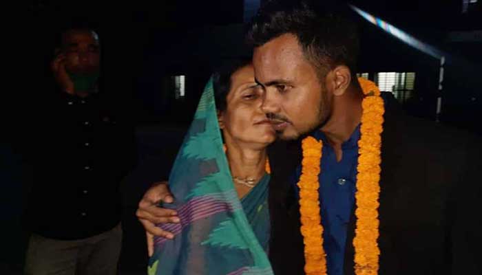 কারাগার থেকে মুক্তি পেলেন ঝুমন দাশ