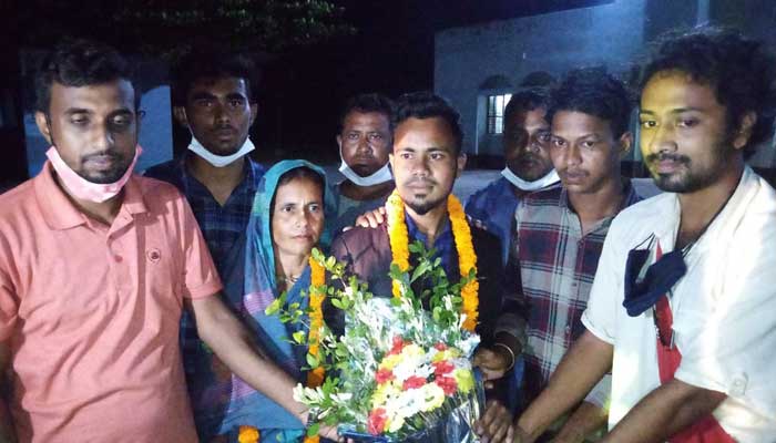 কারাগার থেকে মুক্তি পেলেন ঝুমন দাশ