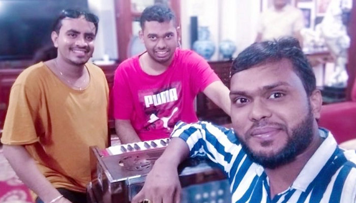 গান শিখছেন এরশাদপুত্র এরিক, শিক্ষক নোলক