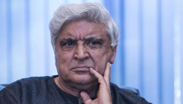 তোপের মুখে জাভেদ আখতার