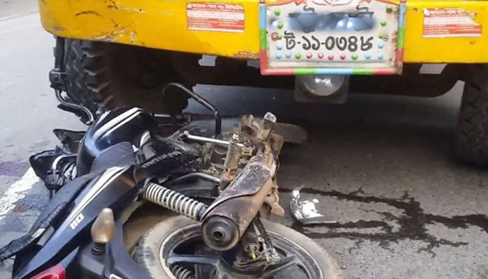 রাণীনগরে ট্রাকের ধাক্কায় মটরসাইকেল চালক নিহত, আহত ১