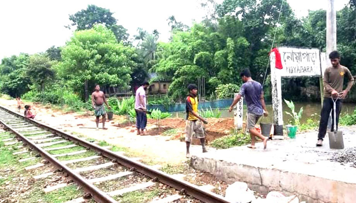 মাধবপুরে ভূমিহীন ২৪টি পরিবারকে বসতভিটা সরিয়ে নেওয়ার নির্দেশ