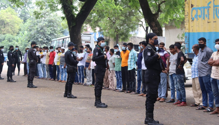 দেশব্যাপী র‌্যাবের অভিযান, ৫০০ দালালের জেল-জরিমানা
