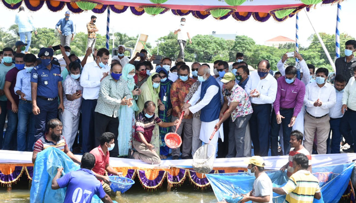 বর্জ্যের কারণে মৎস্যসম্পদ ভীষণভাবে ক্ষতিগ্রস্ত হচ্ছে: শ ম রেজাউল