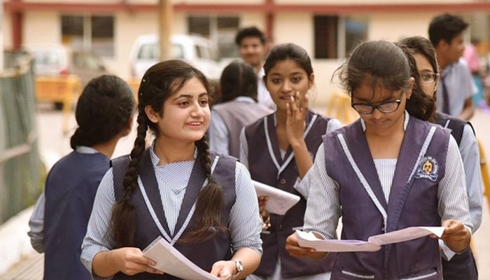 শিক্ষার্থীদের চোখে সর্ষে ফুল : অ্যাসাইনমেন্ট-ওয়ার্কশিট নিয়ে বাড়াবাড়ি