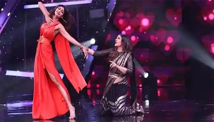 'অক্ষয়' সেজে শিল্পার সঙ্গে নাচলেন রবিনা ট্যান্ডন! 