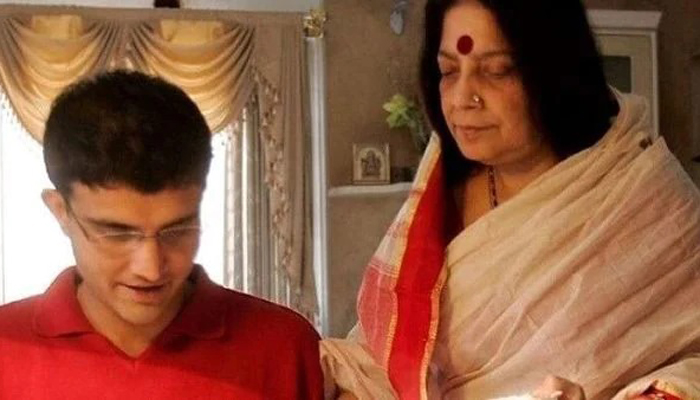 সৌরভের বাড়িতে হানা দিল করোনা