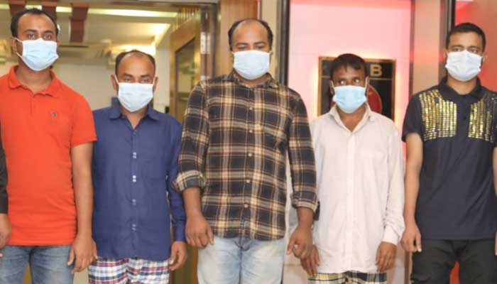 কিডনি বেচার জন্য শতাধিক মানুষকে পাশের দেশে পাচার