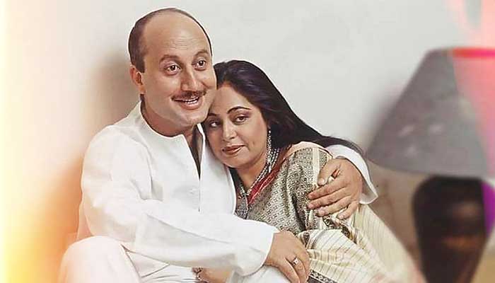 কাজে ফিরলেন ক্যান্সার আক্রান্ত কিরণ খের, উচ্ছ্বসিত অনুপম