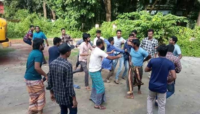 দেখা করার নামে প্রেমিকার ফাঁদ, ছিনতাইকালে আটক এক