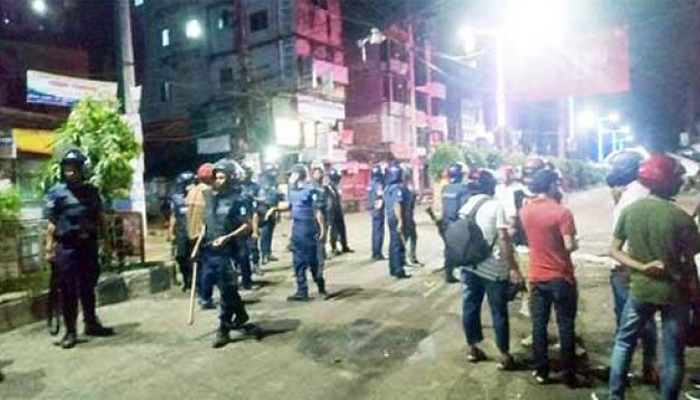 ফেনীতে প্রতিবাদের সময়েও সংঘর্ষ, আহত ৪০