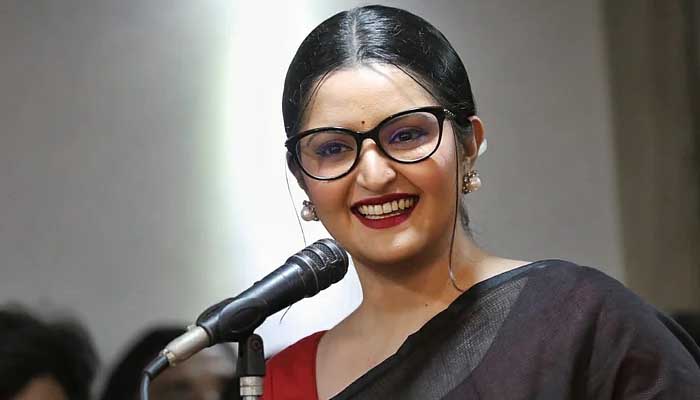আজ রাতে হলে গিয়ে ছবি দেখবেন পরীমনি