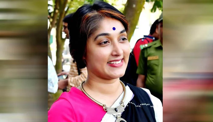 রবীন্দ্র বিশ্ববিদ্যালয়ের শিক্ষিকাকে বহিষ্কারের দাবিতে আবারও অনশন