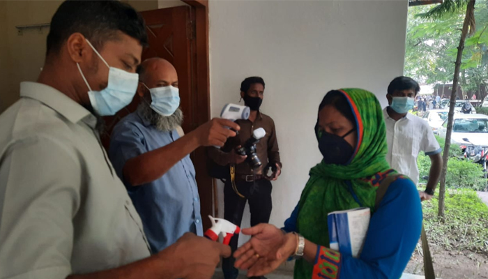 দেড় বছর পর খুলল ঢাকা বিশ্ববিদ্যালয়