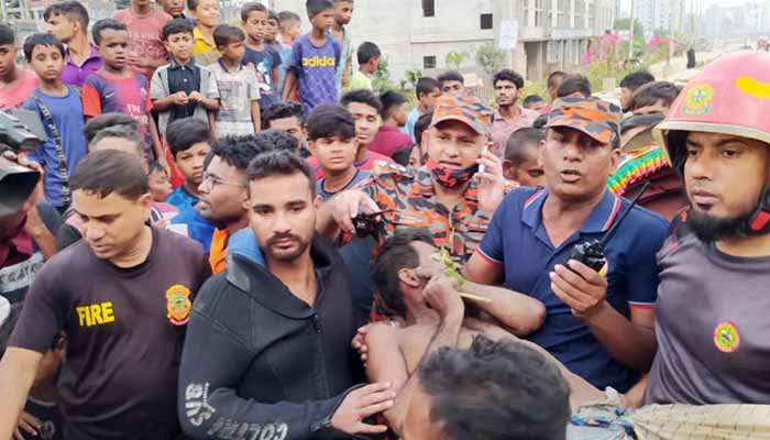 রাজধানীর সুয়ারেজ খালে নিখোঁজ ব্যক্তি ছয় ঘণ্টা পর উদ্ধার