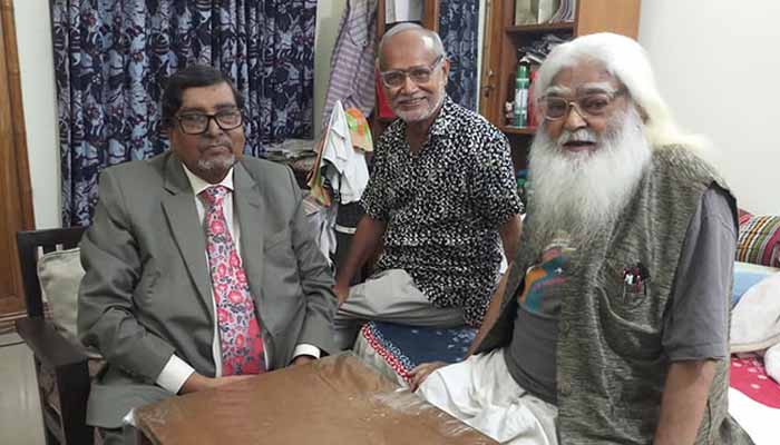 ৪৫ বছর পর দেখা দুই বন্ধুর