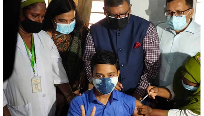 প্রাথমিকভাবে ৩০ লাখ শিক্ষার্থীকে টিকা দেওয়া হবে