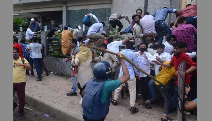 পুুলিশের সঙ্গে বিএনপির ব্যাপক সংঘর্ষ, ৪৪ নেতাকর্মী আটক