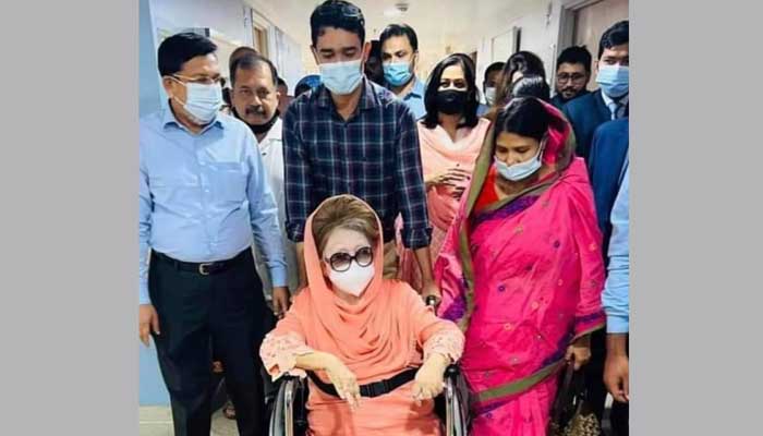 হাসপাতাল থেকে ফিরোজায় ফিরলেন খালেদা জিয়া