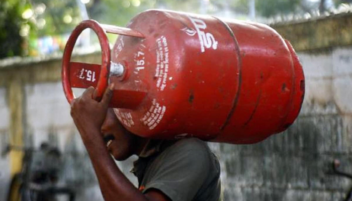 এবার এলপিজির দামও বাড়ল