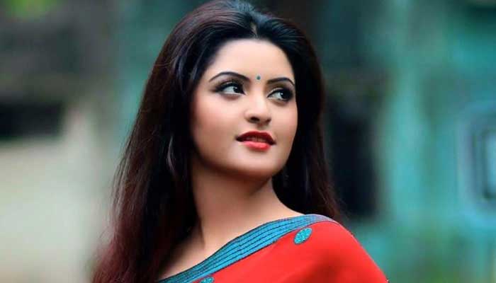 ‘মুখোশ’ নিয়ে পর্দায় ফিরছেন পরীমনি