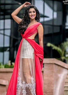 প্রাণে বেঁচে গেলেন অভিনেত্রী সায়ন্তিকা, গাড়িকে লরির ধাক্কা