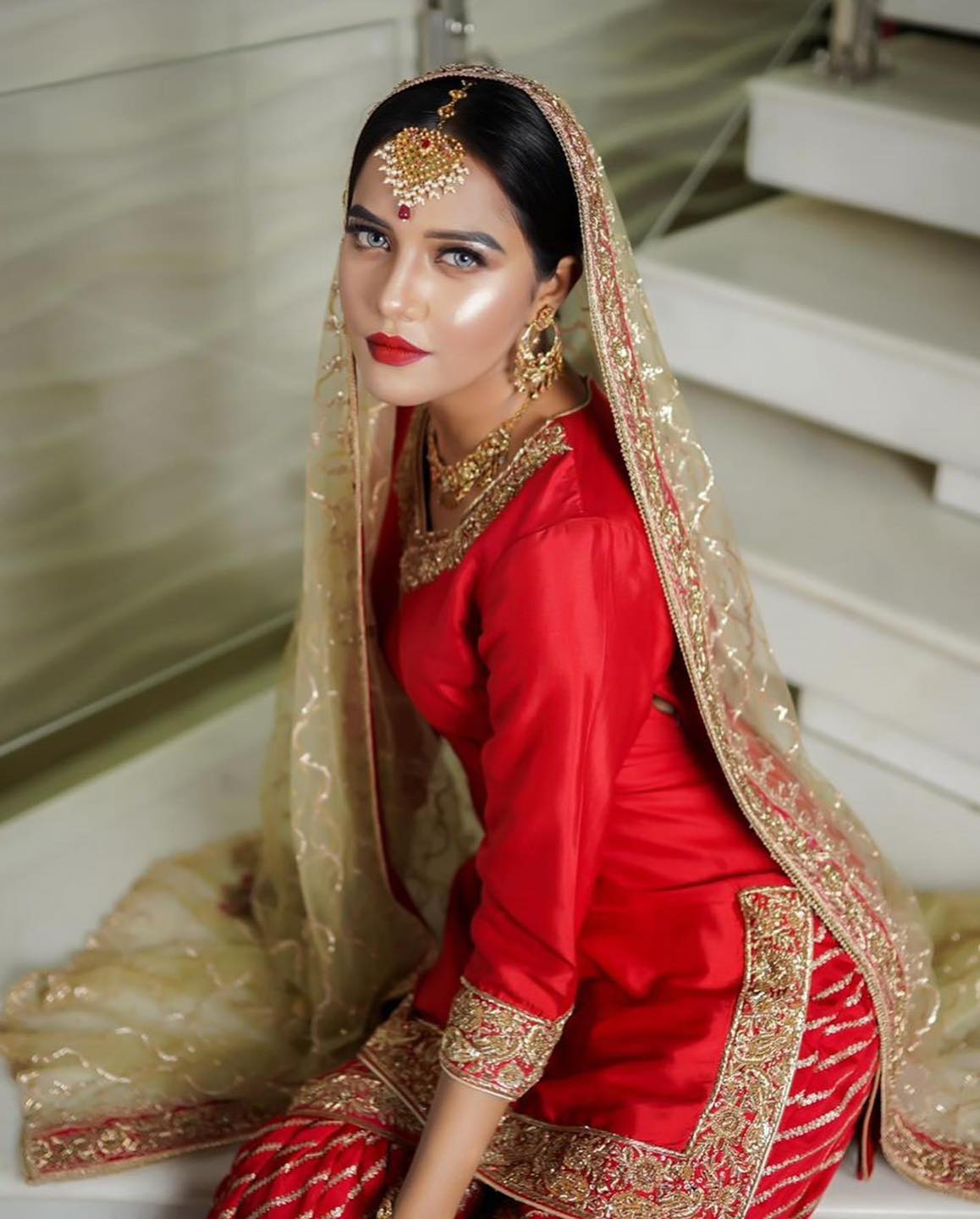 ঢালিউড থেকে বলিউড, সবখানেই ডিজাইনার সারার দ্যুতি