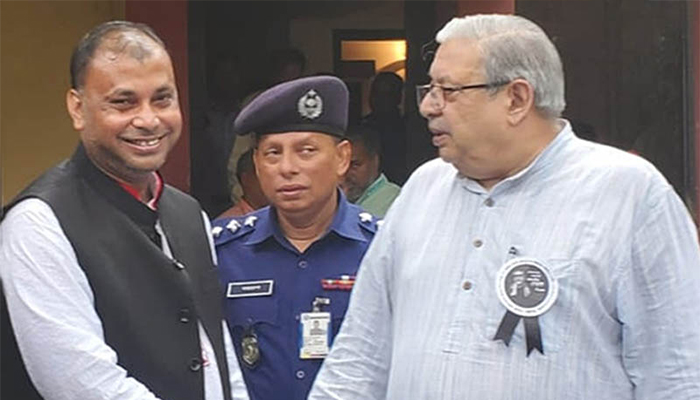 প্রবাসী কল্যাণ মন্ত্রীকে অবাঞ্ছিত করার হুমকি আওয়ামী লীগ নেতার