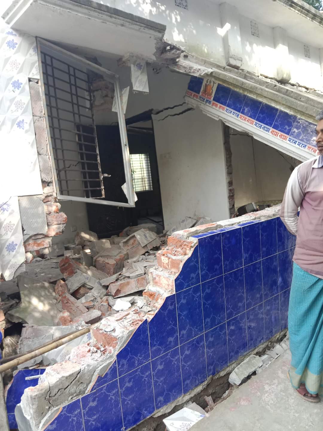 নগরকান্দায় কুমার নদ খননের নামে বালু বাণিজ্য