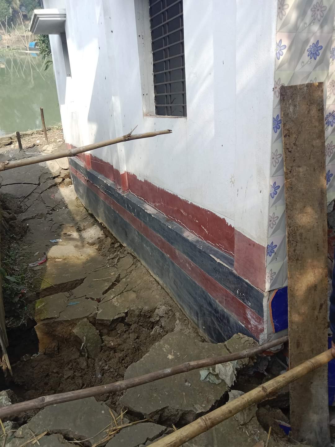 নগরকান্দায় কুমার নদ খননের নামে বালু বাণিজ্য
