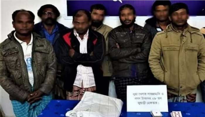 খুলনার ডুমুরিয়ায় ৮ জুয়াড়ি গ্রেপ্তার, মামলা