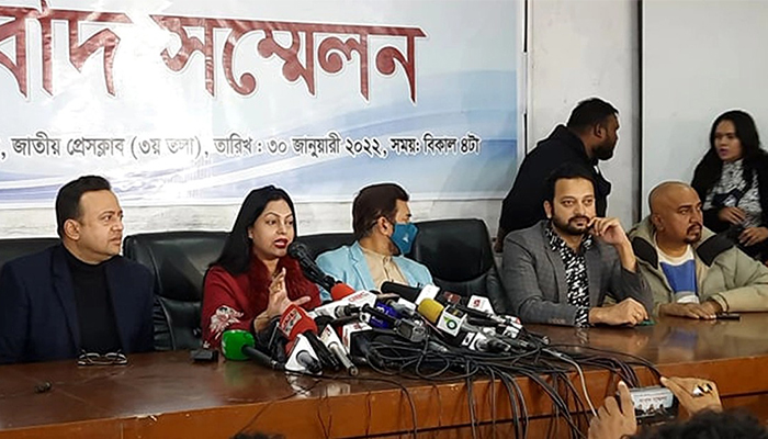 পীরজাদা হারুন ও জায়েদ খানকে গ্যাং বললেন নিপুণ