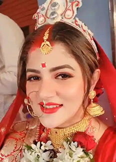কনের সাজে শ্রাবন্তী