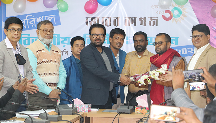 তথ্যপ্রযুক্তির মাধ্যমে গণমাধ্যমকে এগিয়ে নিতে হবে: শ্যামল দত্ত