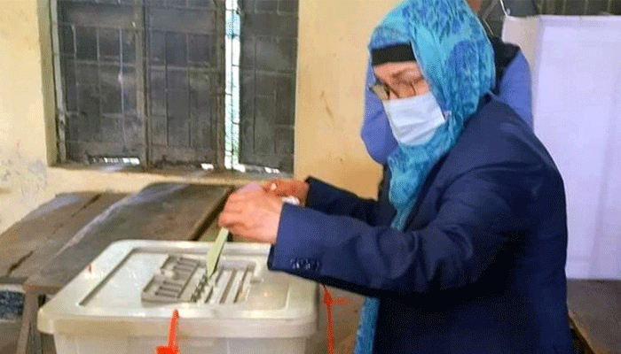 পীরের কারণে ভোট দিলেন না চাঁদপুরের নারীরা