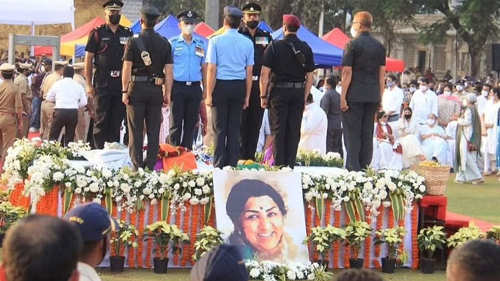 রাষ্ট্রীয় মর্যাদায় চিরবিদায় সুরসম্রাজ্ঞী লতার, শেষ শ্রদ্ধা মোদির