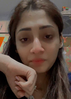 লাইভে এসে কাঁদলেন পূজা