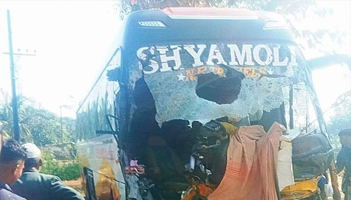 কক্সবাজারের চকরিয়ায় ত্রিমুখী সংঘর্ষে নিহত ৩