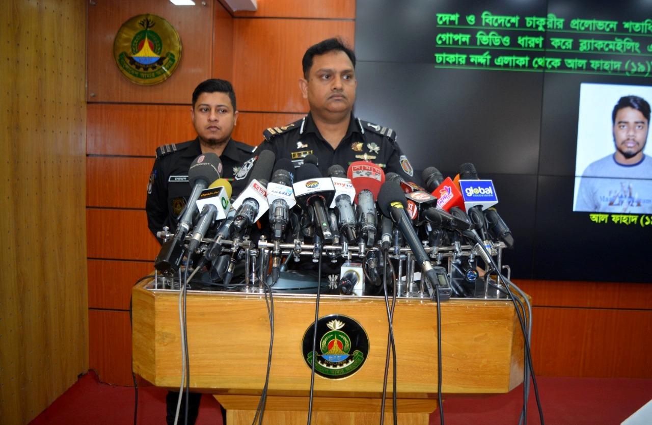 দশম শ্রেণি থেকে ইউনিভার্সিটি পড়ুয়া তরুণীরাই ছিল টার্গেট