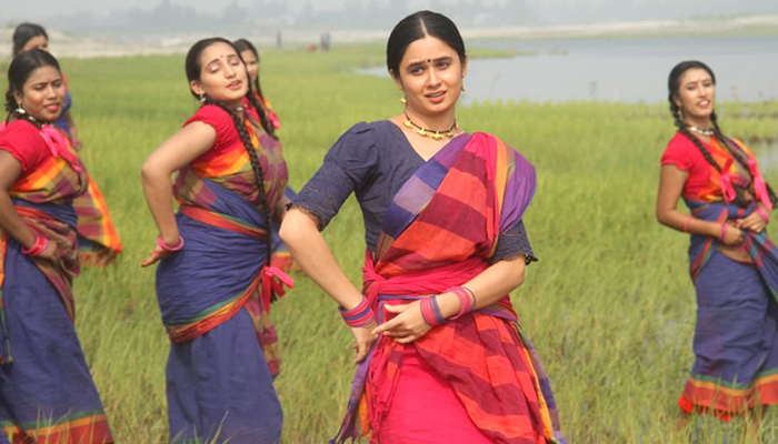 অঞ্জু ঘোষের গানে নতুন করে ঐশী