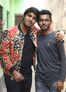 উপহার নিয়ে সেই ভক্তের বাসায় তৌসিফ