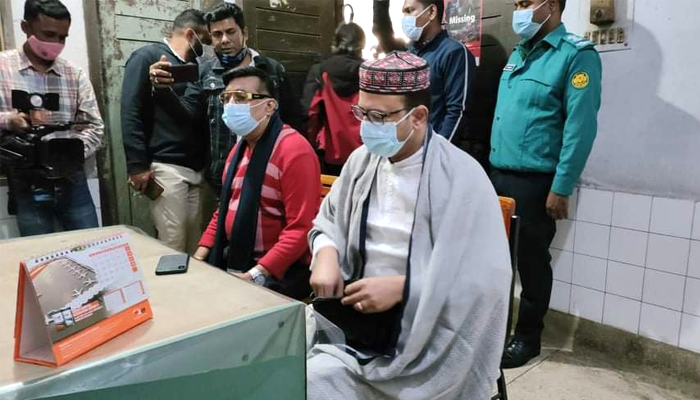 ঢামেকে শ্বশুরের ময়নাতদন্ত, দোয়া চাইলেন রিয়াজ