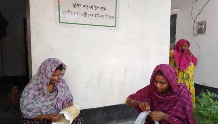‘মুজিববর্ষে প্রধানমন্ত্রীর উপহারের ঘর’: রহিমাদের জীবনে ফিরছে স্বচ্ছলতা